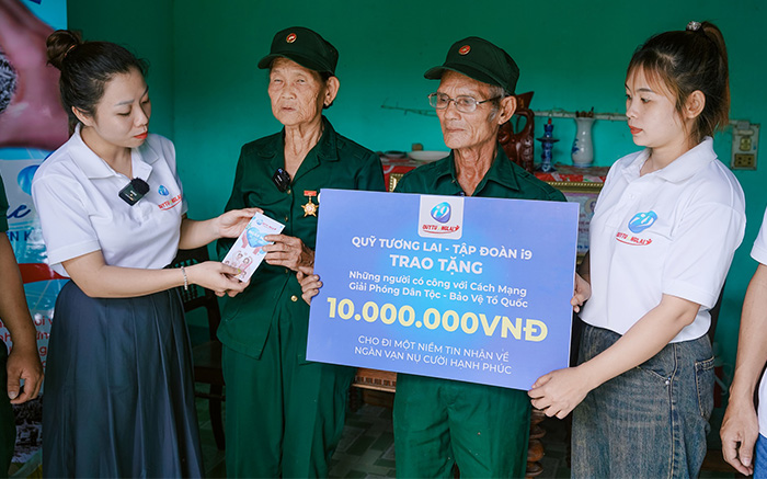 Hình ảnh một nhóm người đang hỗ trợ lẫn nhau trong một buổi trị liệu cờ bạc